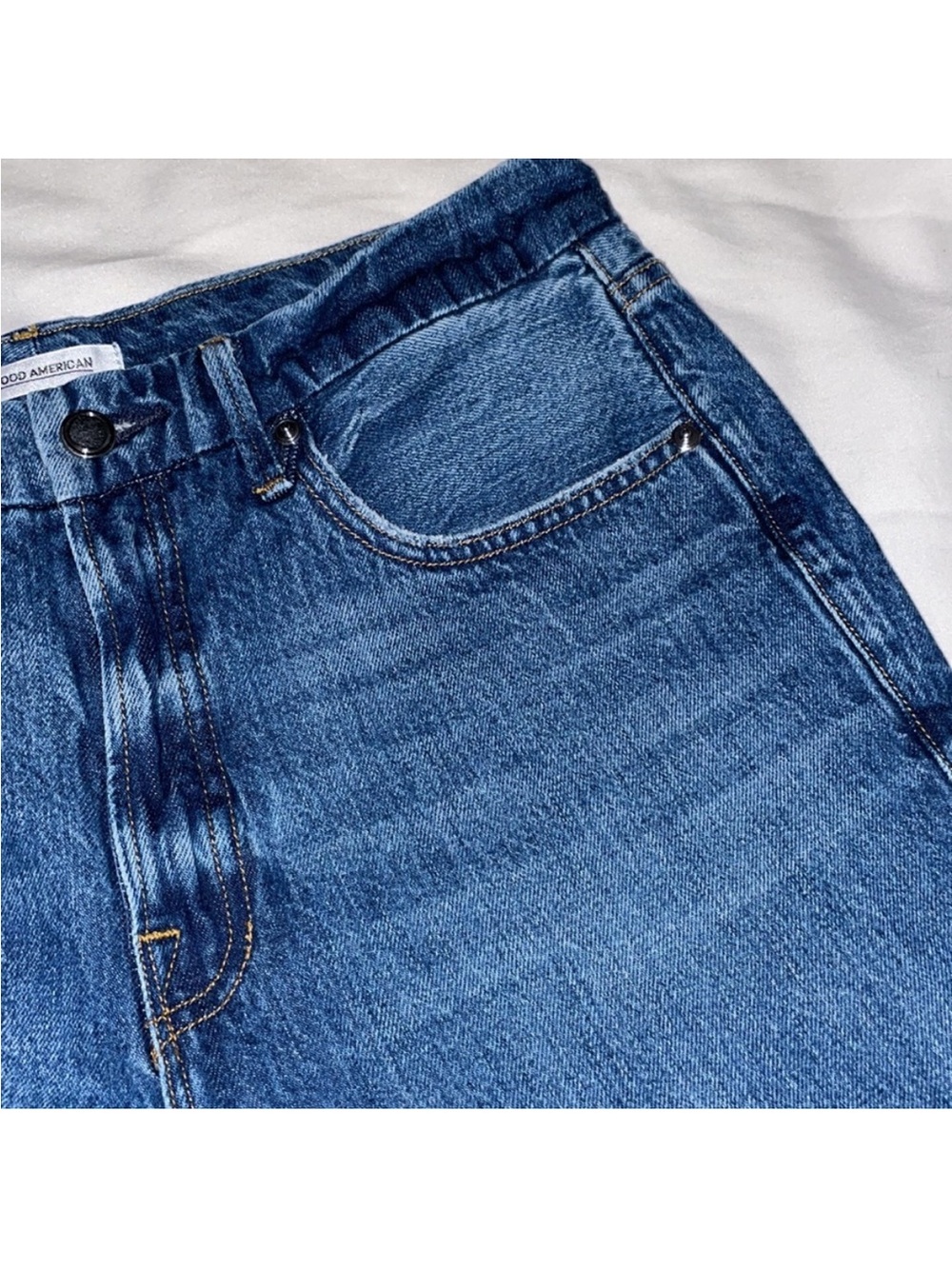 Good American Straight Leg Jeans - Picture 7 of 8